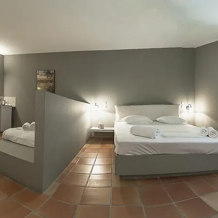 Lägenhetshotell Mounda 3*