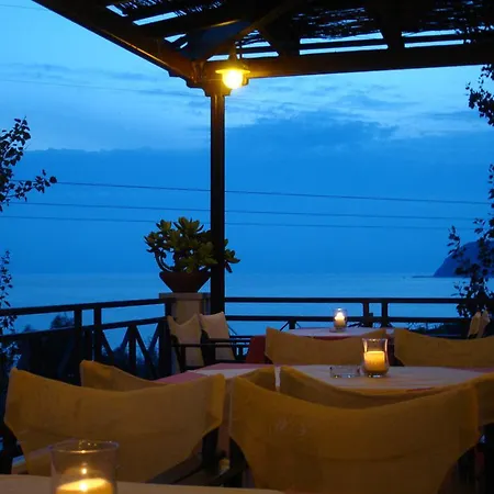 Mounda Lägenhetshotell Skala (Kefalonia)